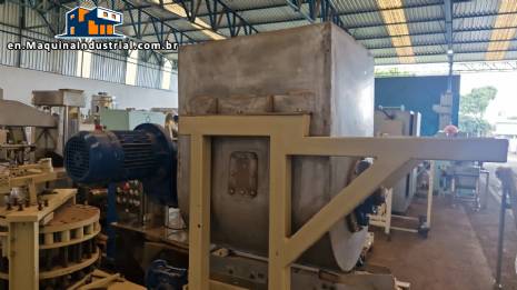 Stainless steel mixer with conveyor belt