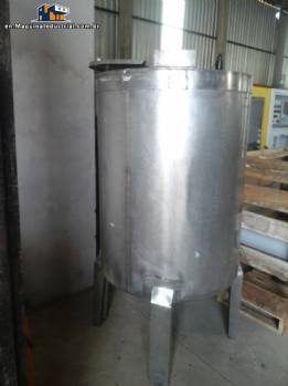 Stainless steel tank for 1000 liters