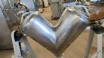 V-shaped mixer in polished stainless steel