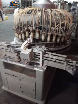 Rotary filling machine with 48 nozzles