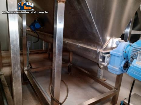 Stainless steel silo