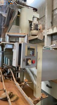 Packaging machine for powder and grain products