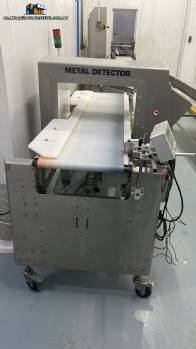 Bizerba metal detector and weight checker
