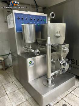 Dispenser for adding liquid and solid fillings to ice creams in Polo Sul