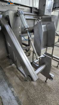 Hydraulic tilting elevator for meat and dough carts for feeding grinders and mixers Simetria MECH MMF 130