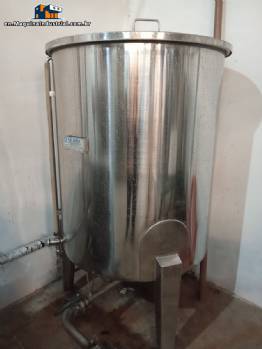 Zegla 1,000-liter stainless steel storage tank