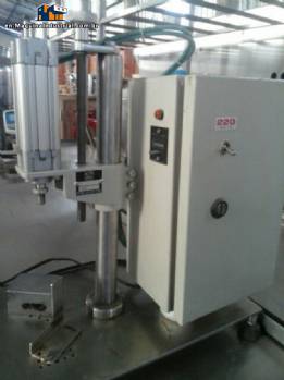 Semi-automatic electro-pneumatic stainless steel capping machine by Km M�quinas