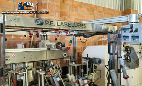 Labeling machine for flat and cylindrical P.E. LABELLERS P.E. Latina