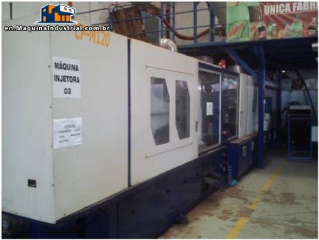 Large industrial plastic injection molding machine