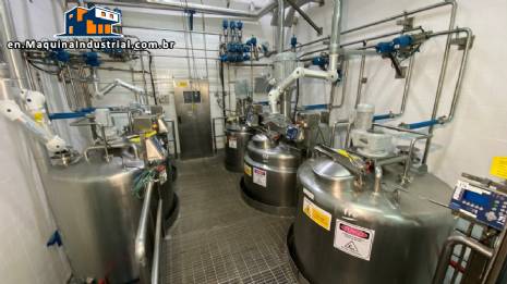 Multinational-scale beverage syrup manufacturing plant with high-standard imported equipment and a 316 stainless steel production line Multinational-scale beverage syrup manufacturing plant with high-standard imported equipment and a 316 stainless steel production line