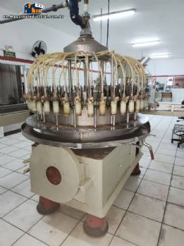 Rotary filling machine with 48 nozzles Rotary filling machine with 48 nozzles